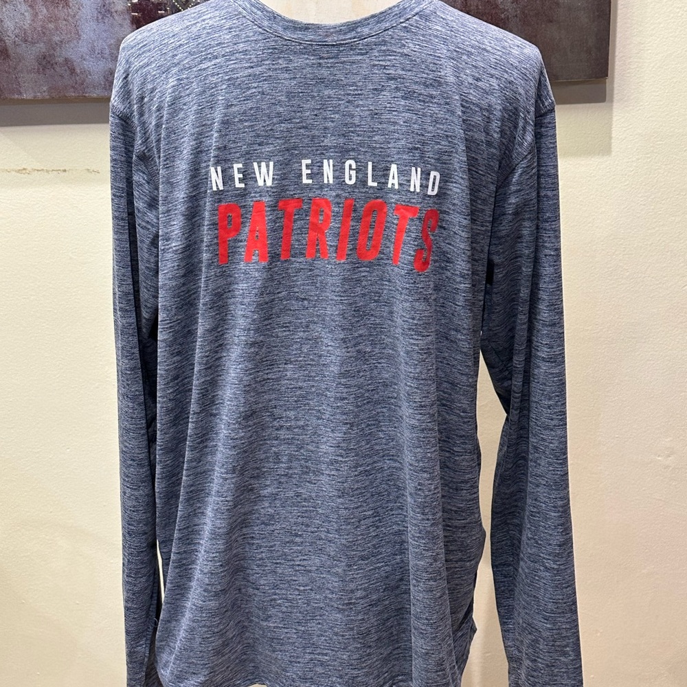 MSX by Michael Strahan for NFL Men's Long Sleeve New England Patriots Size L